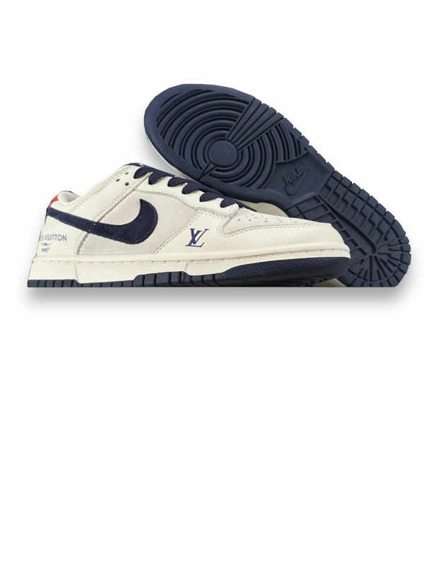 Nike Dunk Low sneakers